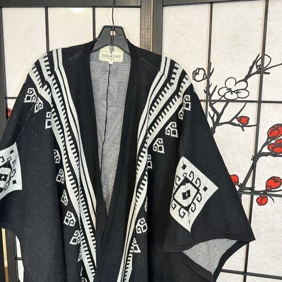 The Jetset Diaries Cardigan Oversize Poncho Angora Blend Aztec Black White OS - Picture 5 of 6